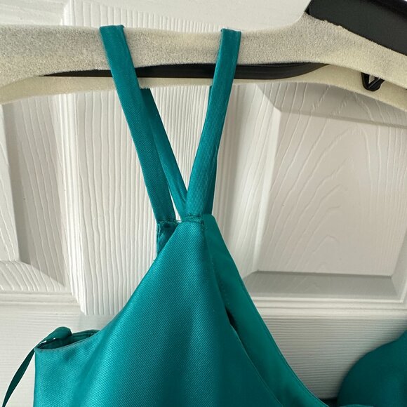 Madison James Plus Size 20 Emerald Green Long Formal High waisted gown - Picture 8 of 9